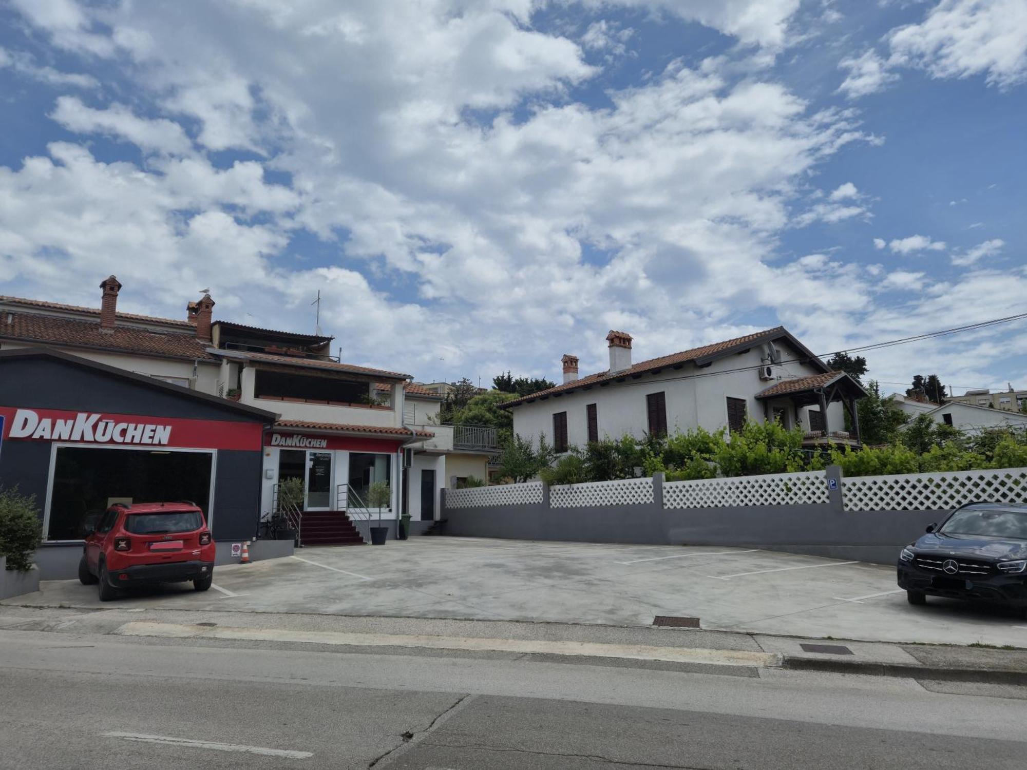 Tena With Private Parking * Pula